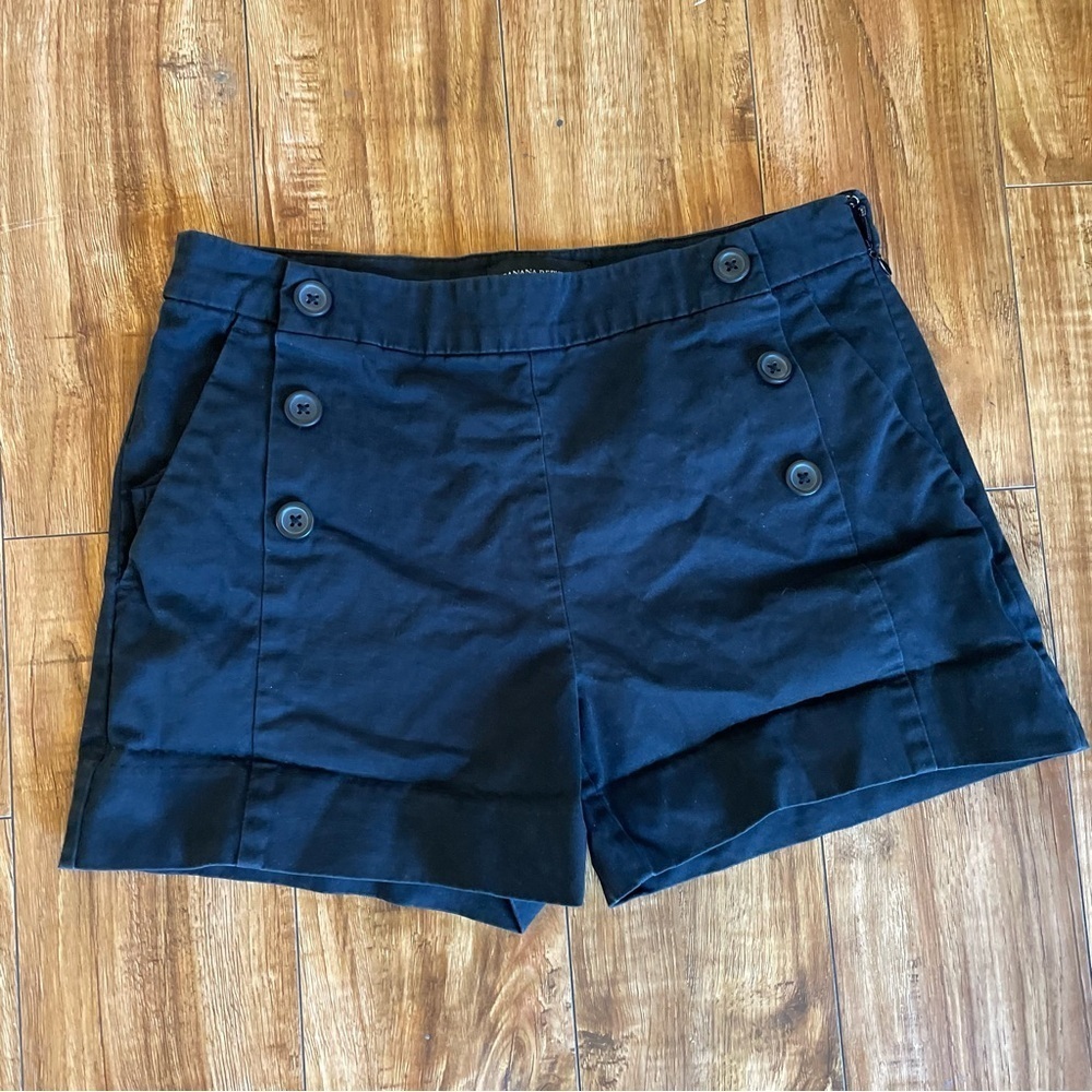 BANANA REPUBLIC Women's Black Button-Detail Shorts Size 4